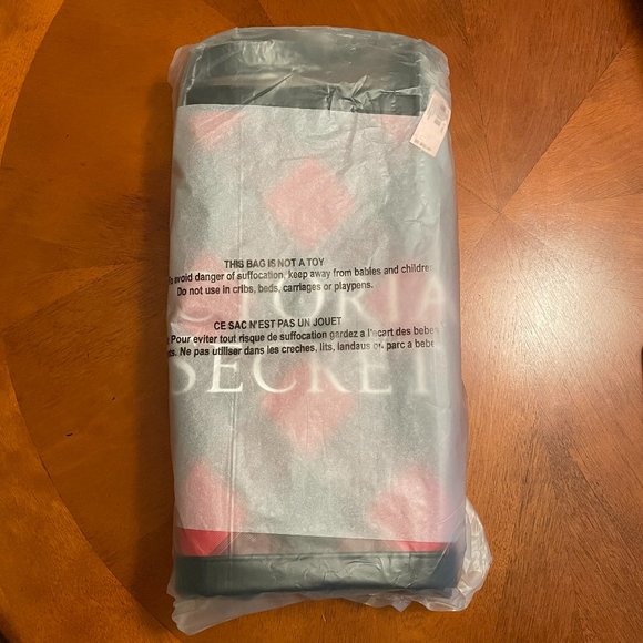 Victoria's Secret Red Buffalo Plaid Tote Bag - NWT - Picture 3 of 3